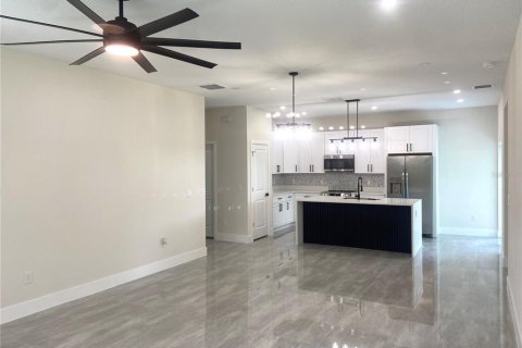 House in Sebring, Florida 3 bedrooms, 131.92 sq.m. № 1912252 - photo 4