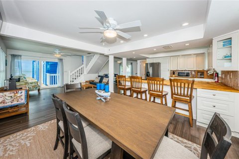Apartment in Treasure Island, Florida 3 bedrooms, 322.56 sq.m. № 2224667 - photo 29