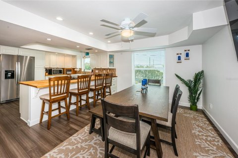 Apartment in Treasure Island, Florida 3 bedrooms, 322.56 sq.m. № 2224667 - photo 22