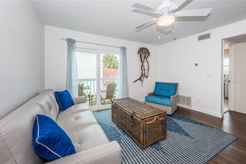 Apartment in Treasure Island, Florida 3 bedrooms, 322.56 sq.m. № 2224667 - photo 14