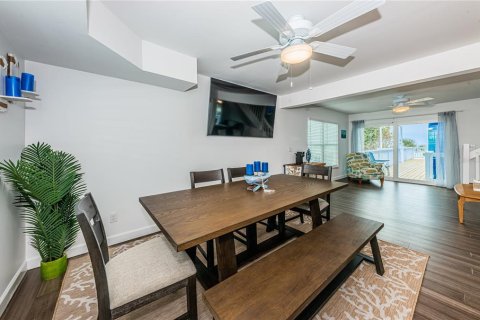 Apartment in Treasure Island, Florida 3 bedrooms, 322.56 sq.m. № 2224667 - photo 20