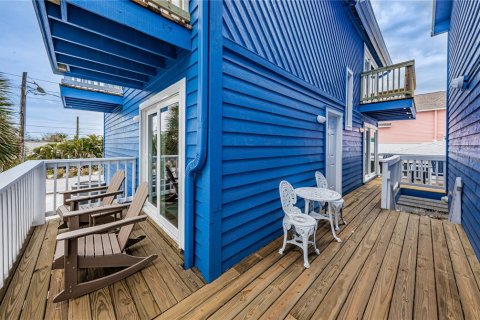 Apartment in Treasure Island, Florida 3 bedrooms, 322.56 sq.m. № 2224667 - photo 5