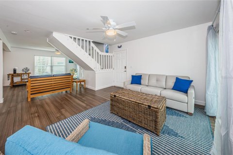 Apartment in Treasure Island, Florida 3 bedrooms, 322.56 sq.m. № 2224667 - photo 18