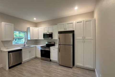 Apartamento en alquiler en Punta Gorda, Florida, 2 dormitorios, 95.41 m2 № 1743055 - foto 3
