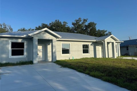Apartamento en alquiler en Punta Gorda, Florida, 2 dormitorios, 95.41 m2 № 1743055 - foto 1