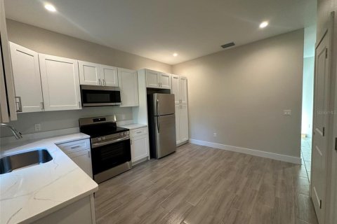 Apartamento en alquiler en Punta Gorda, Florida, 2 dormitorios, 95.41 m2 № 1743055 - foto 7