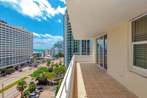 Condo in Miami Beach, Florida, 2 bedrooms  № 1768468 - photo 8