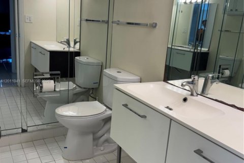 Condo in Miami, Florida, 1 bedroom № 2074946 - photo 4