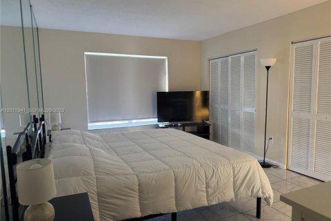 Condo in Miami, Florida, 1 bedroom № 2074946 - photo 7