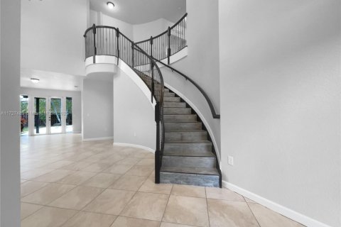 House in Homestead, Florida 5 bedrooms, 355.82 sq.m. № 1477267 - photo 12