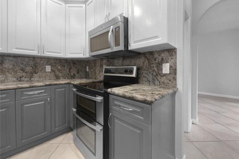 House in Homestead, Florida 5 bedrooms, 355.82 sq.m. № 1477267 - photo 19