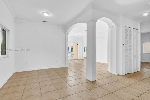 Casa en venta en Miramar, Florida, 4 dormitorios, 179.21 m2 № 1895884 - foto 7