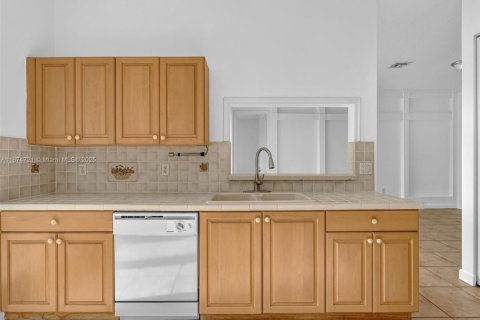 Casa en venta en Miramar, Florida, 4 dormitorios, 179.21 m2 № 1895884 - foto 17