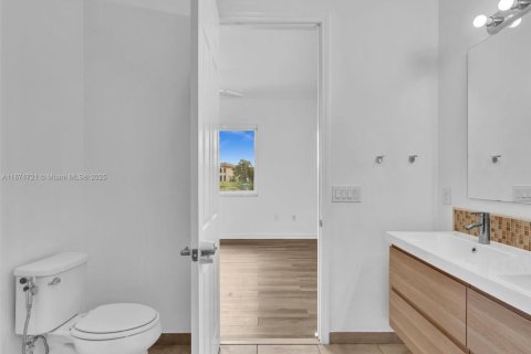 Casa en venta en Miramar, Florida, 4 dormitorios, 179.21 m2 № 1895884 - foto 23