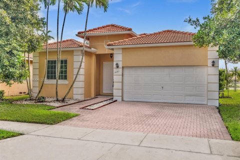 Casa en venta en Miramar, Florida, 4 dormitorios, 179.21 m2 № 1895884 - foto 2