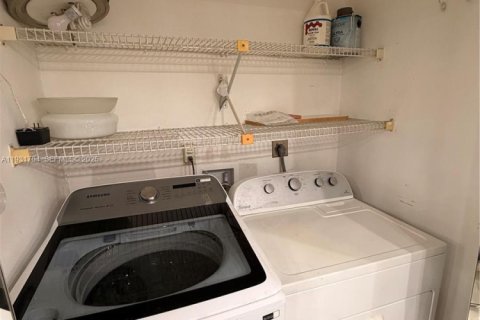 Townhouse in Boca Raton, Florida 3 bedrooms, 158.86 sq.m. № 1990350 - photo 22