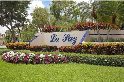 Townhouse in Boca Raton, Florida 3 bedrooms, 158.86 sq.m. № 1990350 - photo 2