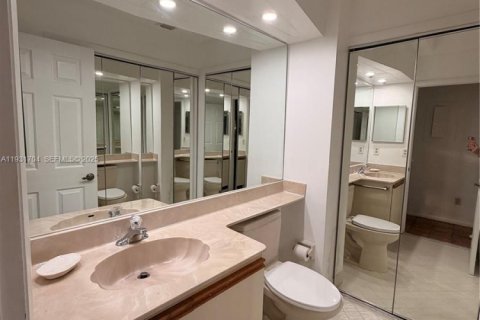 Townhouse in Boca Raton, Florida 3 bedrooms, 158.86 sq.m. № 1990350 - photo 23