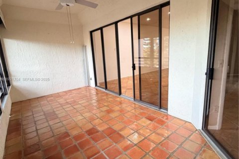 Townhouse in Boca Raton, Florida 3 bedrooms, 158.86 sq.m. № 1990350 - photo 20