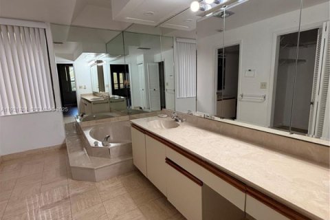 Townhouse in Boca Raton, Florida 3 bedrooms, 158.86 sq.m. № 1990350 - photo 15