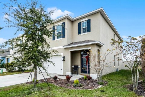 House in Davenport, Florida 5 bedrooms, 234.3 sq.m. № 1521820 - photo 2