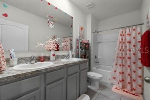 House in Davenport, Florida 5 bedrooms, 234.3 sq.m. № 1521820 - photo 22
