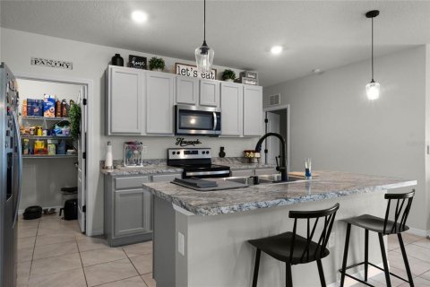 House in Davenport, Florida 5 bedrooms, 234.3 sq.m. № 1521820 - photo 11