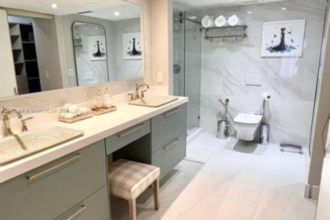 Снять в аренду кондоминиум в Ки-Бискейн, Флорида 2 спальни, 117.06м2, № 1977611 - фото 11