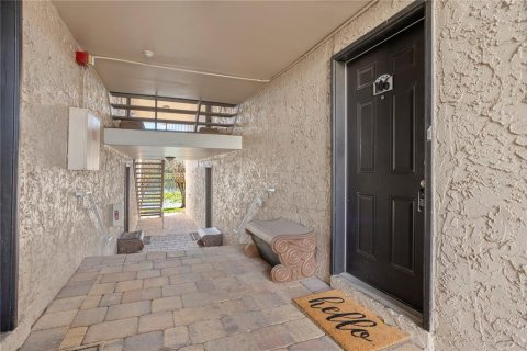 Condo in Altamonte Springs, Florida, 2 bedrooms № 2157676 - photo 5