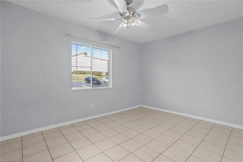 Condo in Altamonte Springs, Florida, 2 bedrooms № 2157676 - photo 23