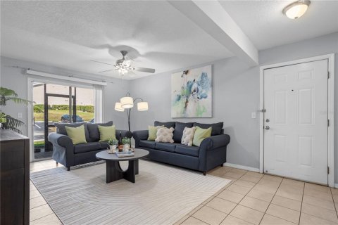 Condo in Altamonte Springs, Florida, 2 bedrooms № 2157676 - photo 6