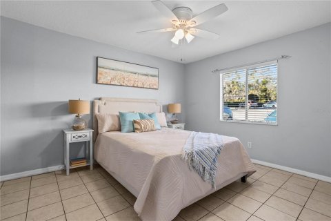Condo in Altamonte Springs, Florida, 2 bedrooms № 2157676 - photo 18