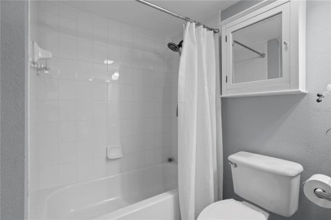 Condo in Altamonte Springs, Florida, 2 bedrooms № 2157676 - photo 27