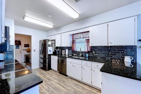 Casa en venta en Lakeland, Florida, 3 dormitorios, 167.97 m2 № 2215665 - foto 15