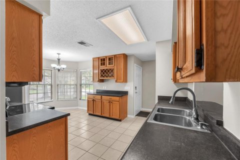 Villa ou maison à vendre à Valrico, Floride: 3 chambres, 139.17 m2 № 2408903 - photo 4
