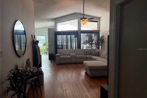 Villa ou maison à vendre à Orlando, Floride: 3 chambres, 151.99 m2 № 2321477 - photo 3