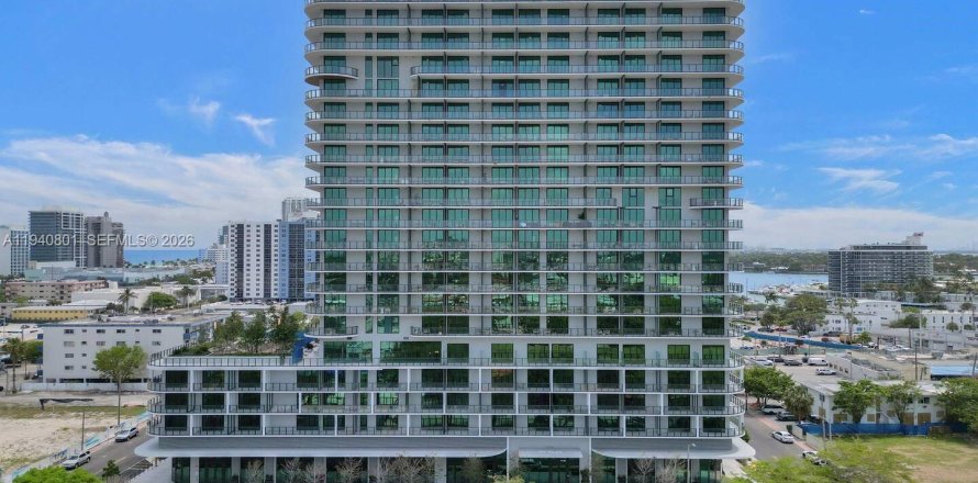 Кондоминиум с 1 спальней в Майами-Бич, Флорида № 1998004