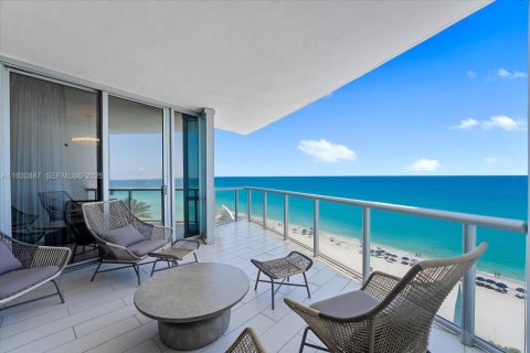 Copropriété à louer à Sunny Isles Beach, Floride: 3 chambres, 179.58 m2 № 1990442 - photo 3
