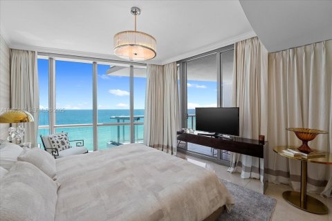 Copropriété à louer à Sunny Isles Beach, Floride: 3 chambres, 179.58 m2 № 1990442 - photo 16