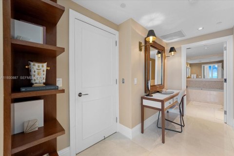 Copropriété à louer à Sunny Isles Beach, Floride: 3 chambres, 179.58 m2 № 1990442 - photo 19