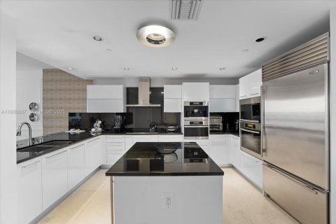 Copropriété à louer à Sunny Isles Beach, Floride: 3 chambres, 179.58 m2 № 1990442 - photo 13