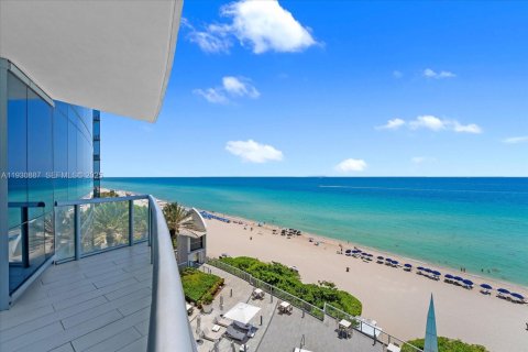 Copropriété à louer à Sunny Isles Beach, Floride: 3 chambres, 179.58 m2 № 1990442 - photo 2