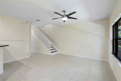 Townhouse in Coconut Creek, Florida 3 bedrooms, 179.77 sq.m. № 1872655 - photo 7