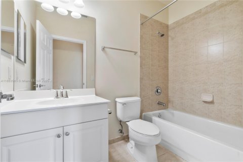 Townhouse in Coconut Creek, Florida 3 bedrooms, 179.77 sq.m. № 1872655 - photo 29