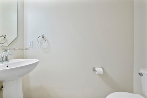 Townhouse in Coconut Creek, Florida 3 bedrooms, 179.77 sq.m. № 1872655 - photo 30