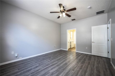 House in Orlando, Florida 3 bedrooms, 140.84 sq.m. № 2430841 - photo 18