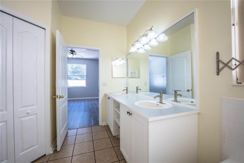 House in Orlando, Florida 3 bedrooms, 140.84 sq.m. № 2430841 - photo 22