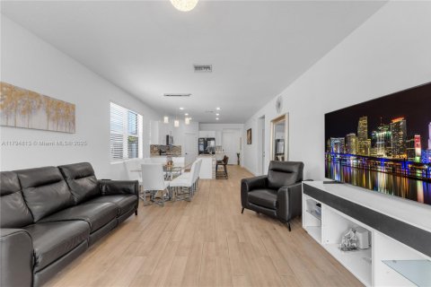 House in Homestead, Florida 4 bedrooms, 273.5 sq.m. № 1739026 - photo 8