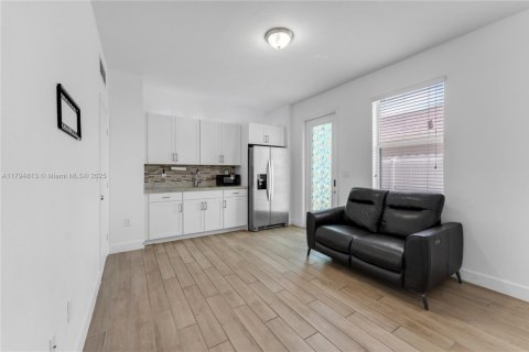 House in Homestead, Florida 4 bedrooms, 273.5 sq.m. № 1739026 - photo 29
