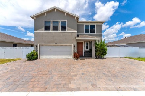 House in Homestead, Florida 4 bedrooms, 273.5 sq.m. № 1739026 - photo 1
